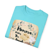 Unisex garment-dyed T-shirt with "Momma Makes The Best" design, perfect gift for baking lovers.